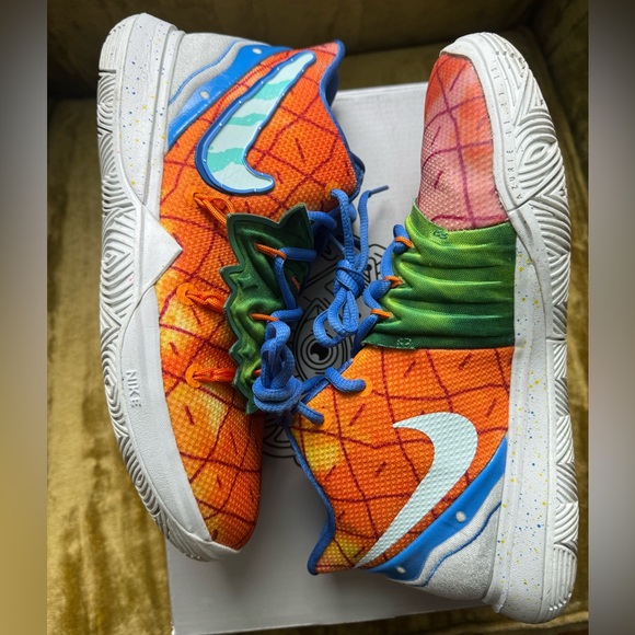 Nike SpongeBob Kyrie 5 sneakers with hoodie combo - Picture 1 of 13